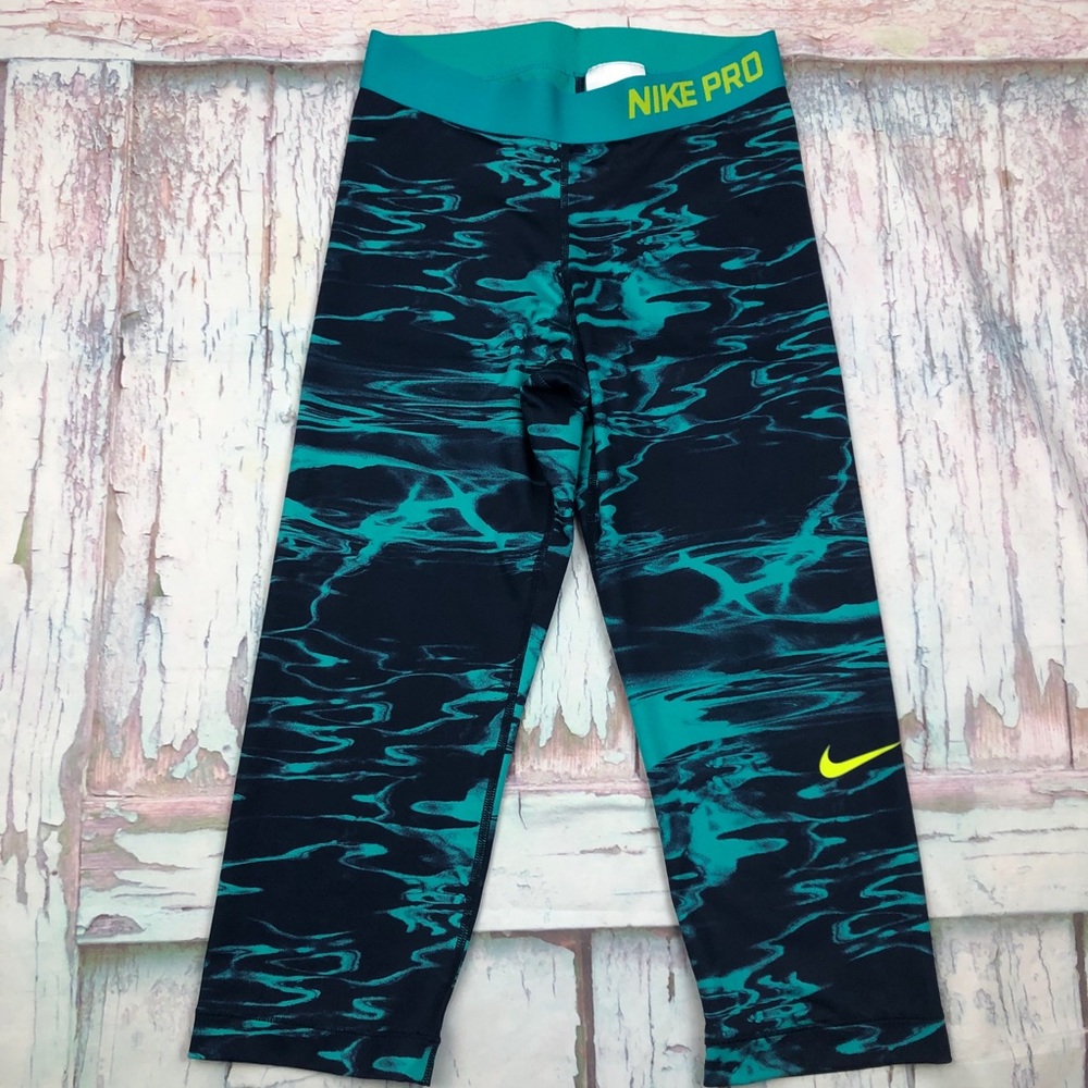 Nike Pro Dri-Fit Compression Capri Workout Pants